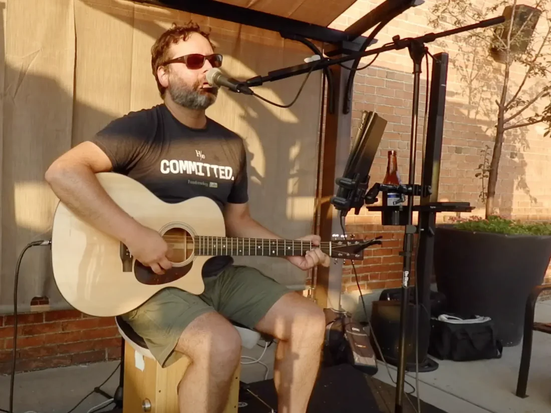 Live performance of Galen Marten